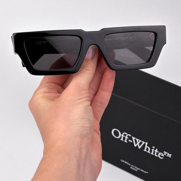 Off-White MANCHESTER Sunglasses – Black Square Frame | Model OERI129 1007 - Picture 2 of 11